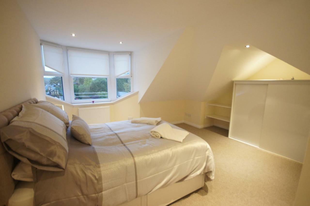 Modern, Cosy Apartment In Bearsden With Private Parking Glasgow Eksteriør billede